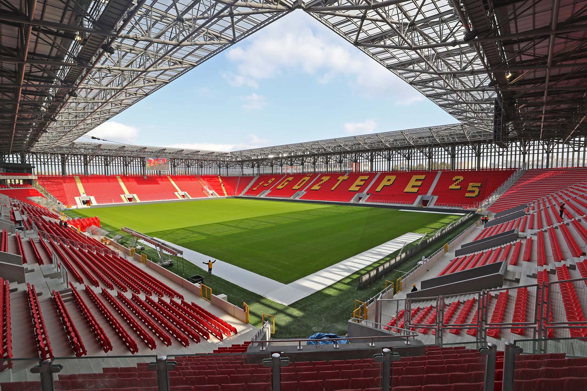 Göztepe Spor Kulübü’nün yeni stadyumu İzmir Gürsel Aksel Spor ve Yaşam Merkezi,  Standart Pompa ürünlerini seçti